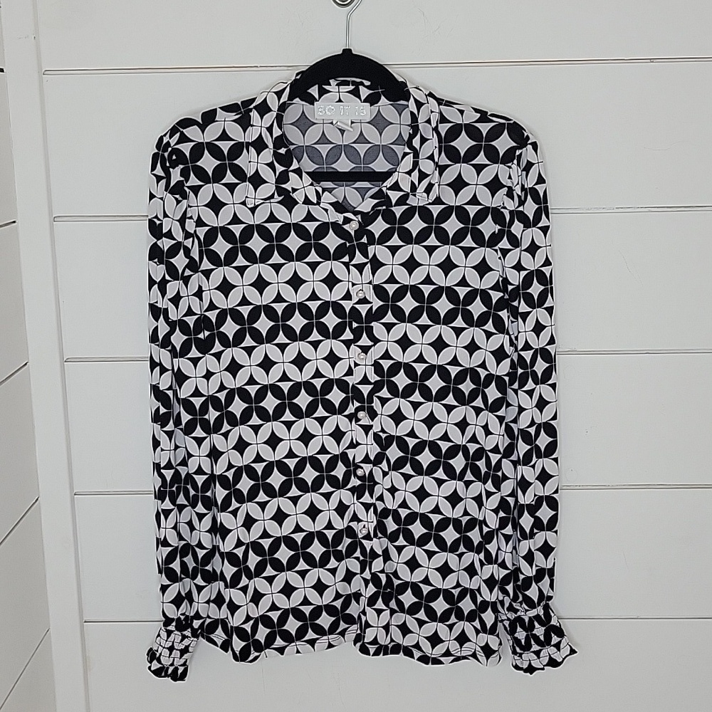 SO IT IS large black & white stretchy blouse
